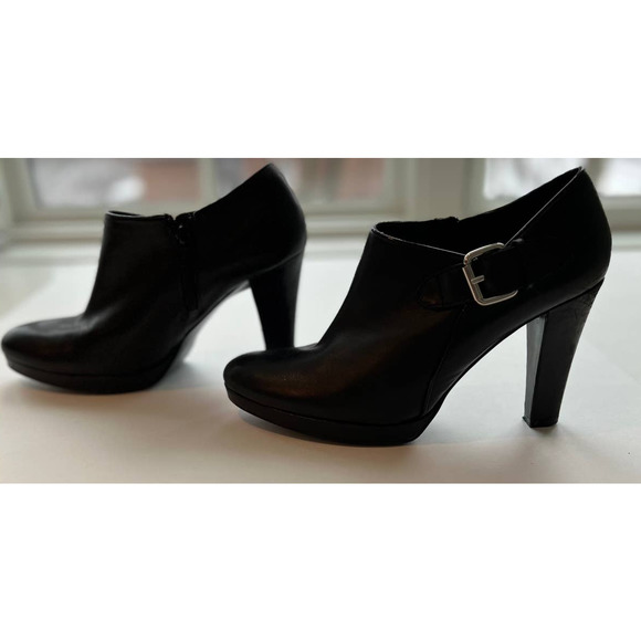 Lauren Ralph Lauren Shoes - Lauren Ralph Lauren Women's Ankle Black Bootie Side Zip Buckle Size 8.5M